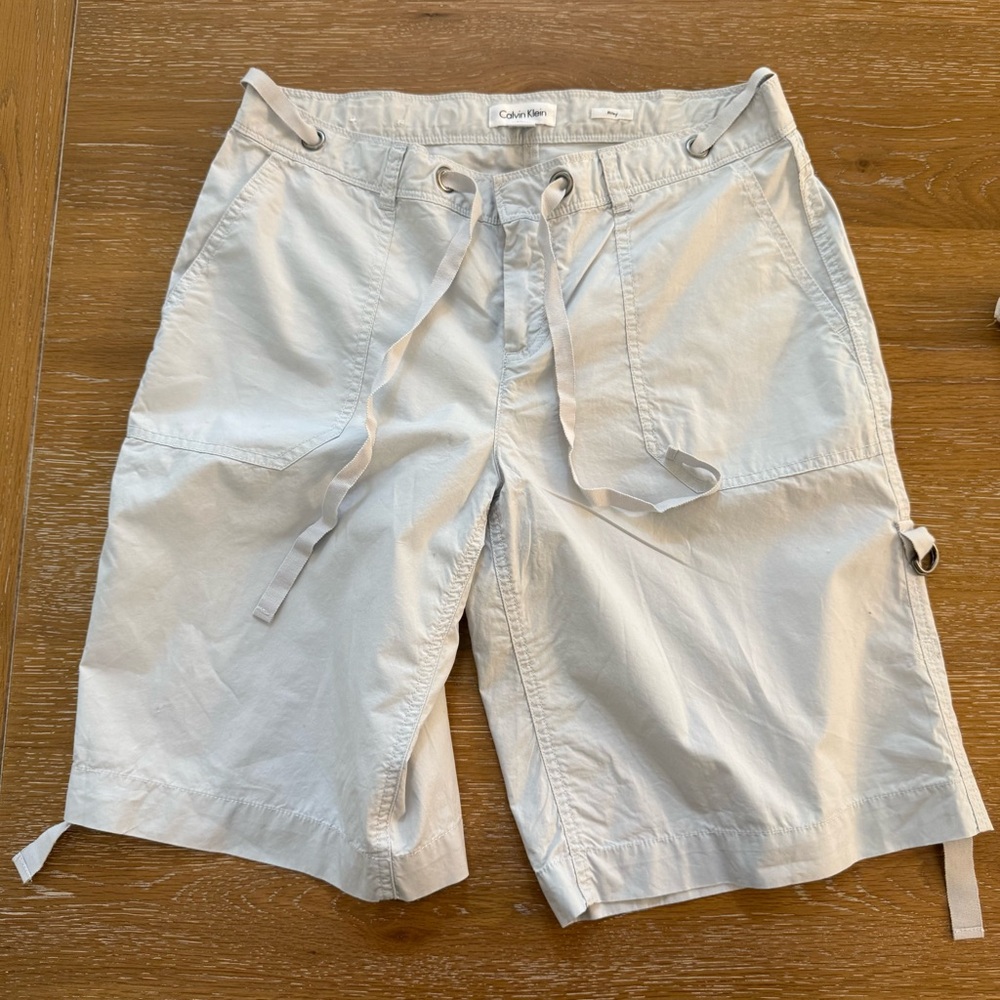 Calvin Klein Women's Riley Light Gray Bermudas Shorts size 8